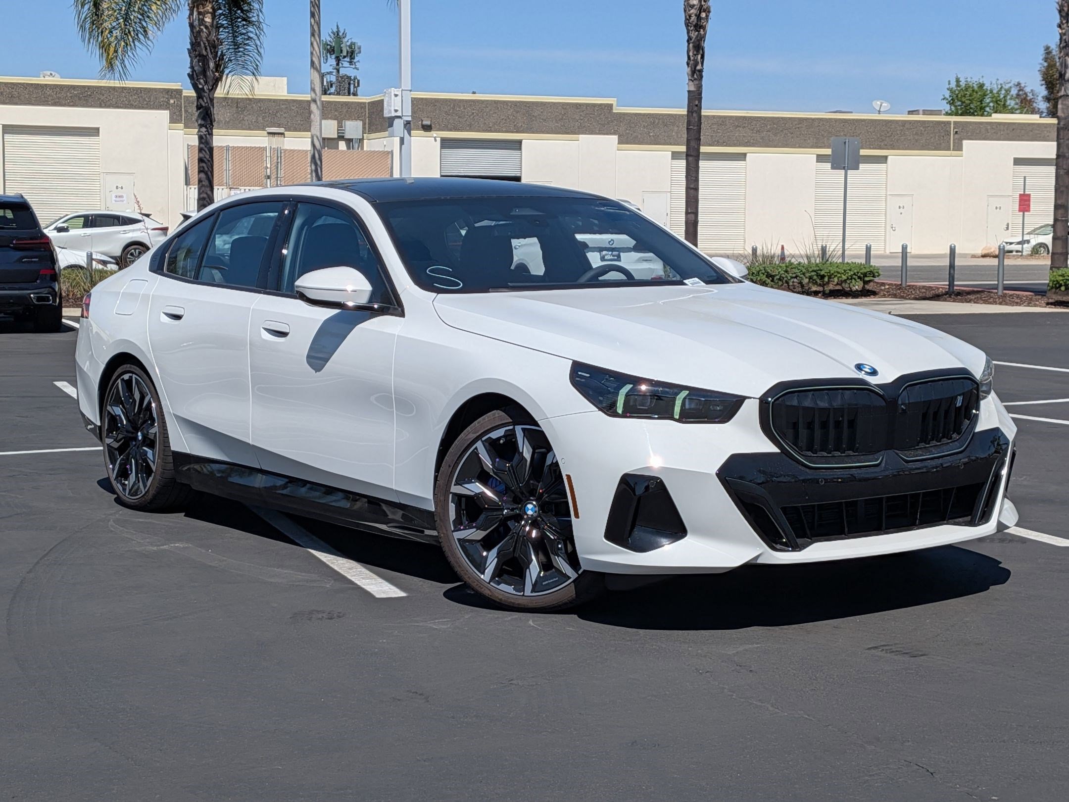 Used 2026 BMW i5 eDrive40 w/ M Sport Package image 2