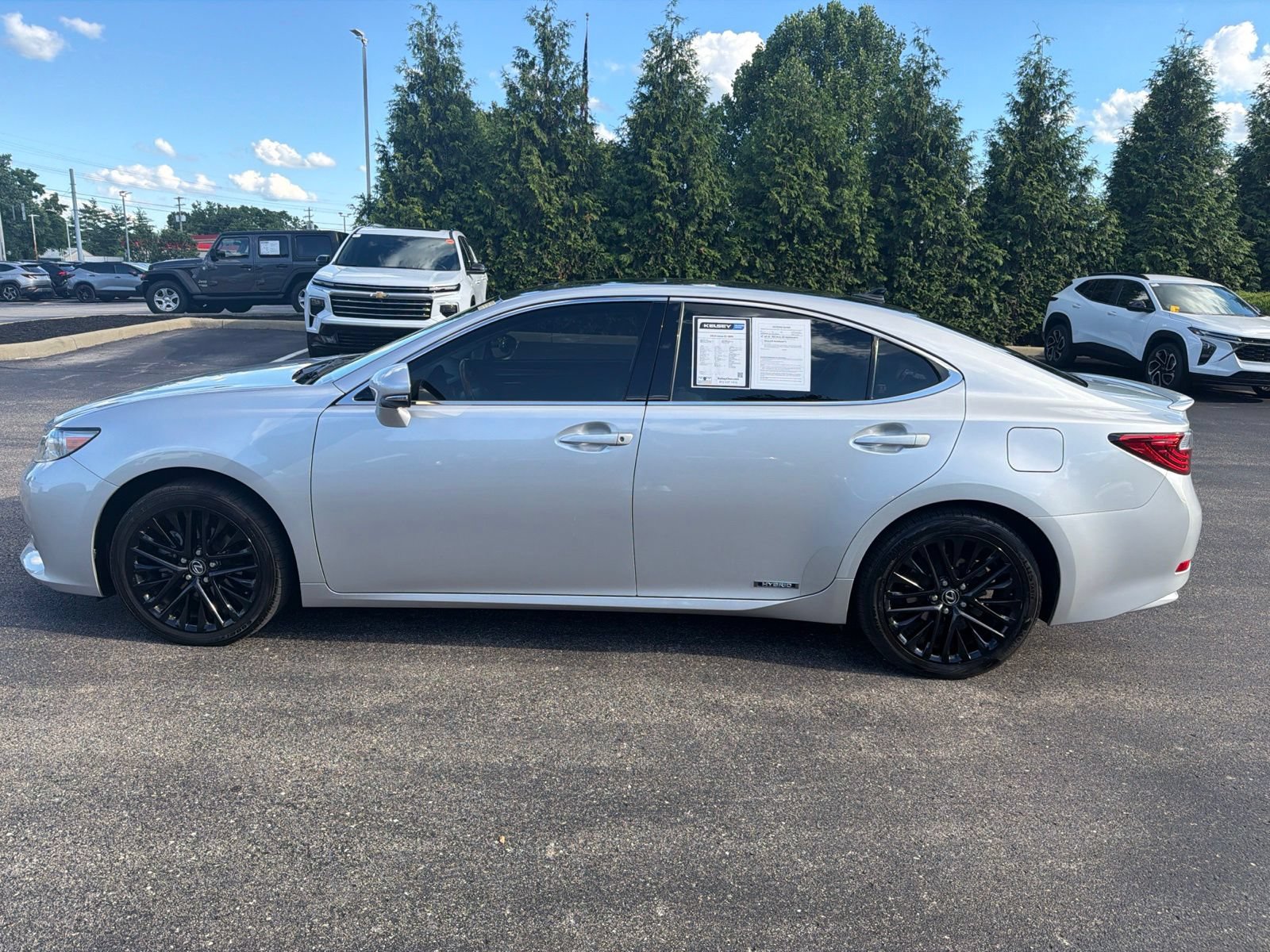 Used 2013 Lexus ES 300h w/ Luxury Pkg FWD image 2