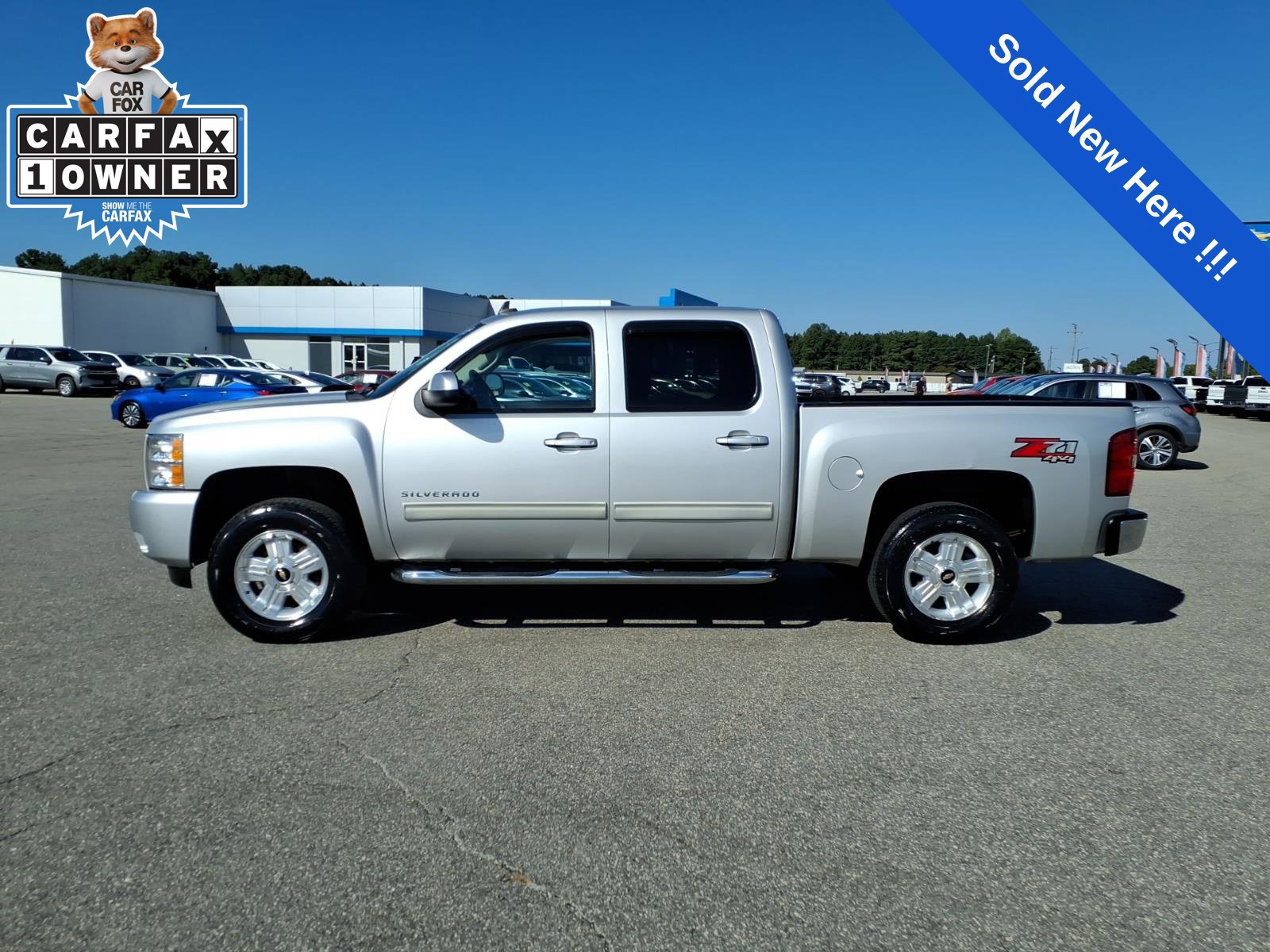 Used 2011 Chevrolet Silverado 1500 LT w/ All-Star Edition AWD/4WD image 2
