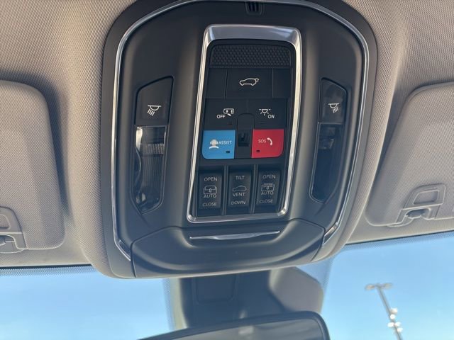 Used 2022 Jeep Grand Cherokee L Limited AWD/4WD image 45