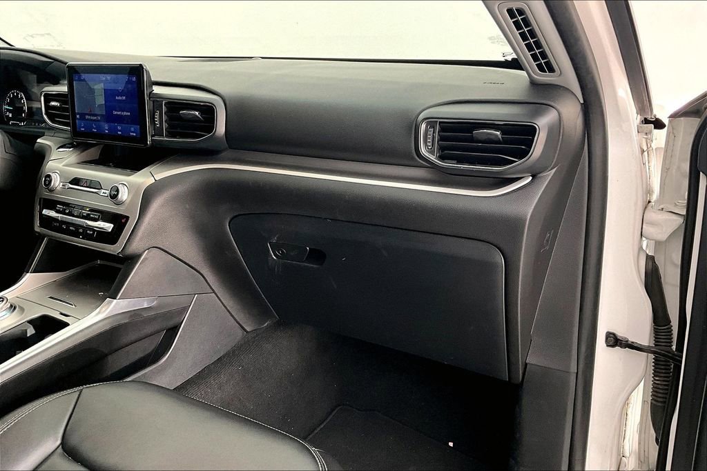 Used 2022 Ford Explorer XLT w/ Equipment Group 202A image 19