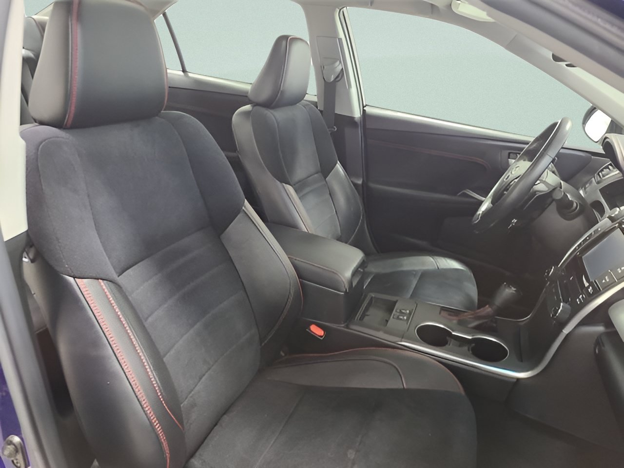 Used 2015 Toyota Camry XSE w/ Advanced Technology Package FWD image 15