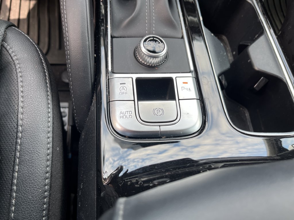 Used 2024 Kia Telluride EX w/ EX Captain's Chair Package FWD image 23