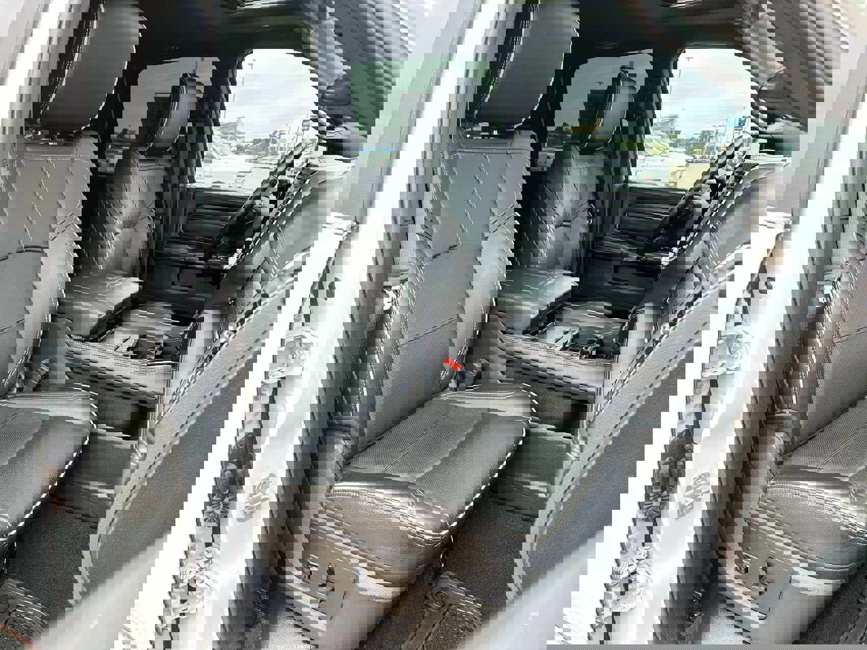 Used 2024 RAM 3500 Limited image 25