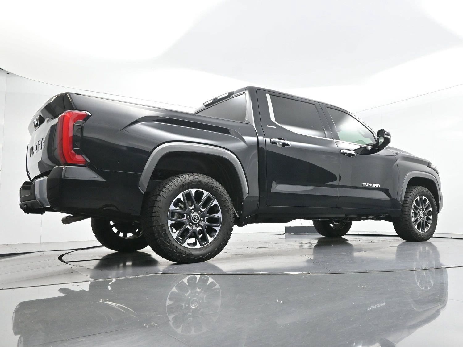 Used 2026 Toyota Tundra Limited AWD/4WD image 48