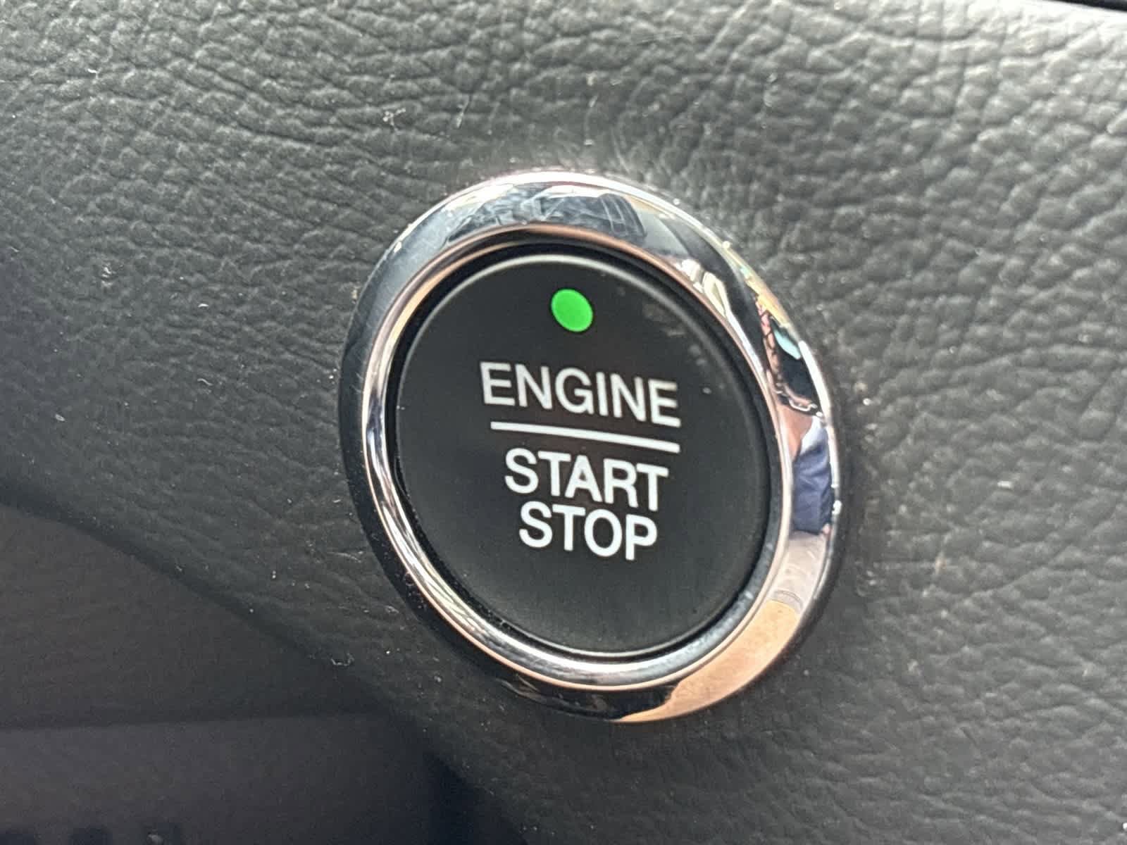 Used 2018 Ford Edge SE FWD image 16