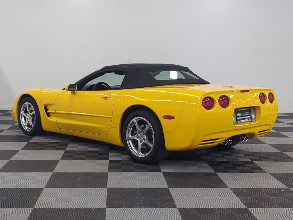 Used 2002 Chevrolet Corvette Convertible w/ Preferred Equipment Group2 RWD image 5
