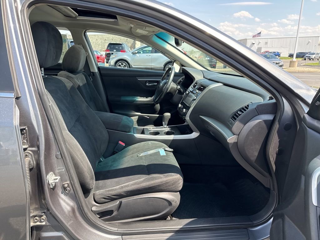 Used 2015 Nissan Altima 2.5 SV w/ Convenience Package FWD image 38
