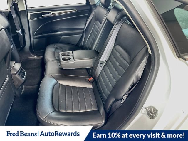 Used 2014 Ford Fusion SE w/ Equipment Group 202A FWD image 17