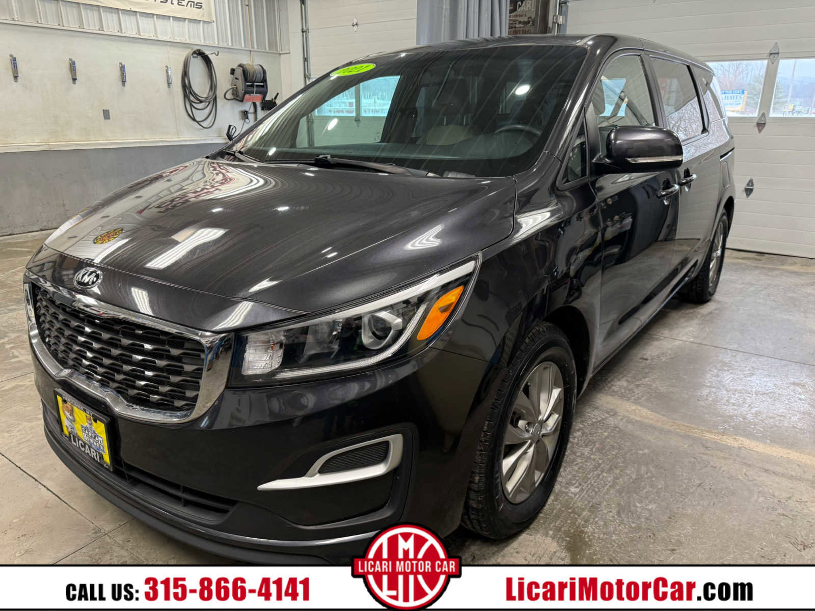 Used 2021 Kia Sedona LX image 1