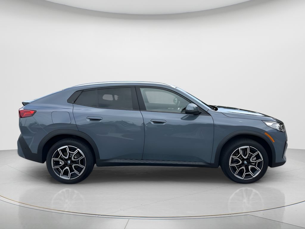 New 2026 BMW X2 xDrive28i w/ Technology Package AWD/4WD image 4
