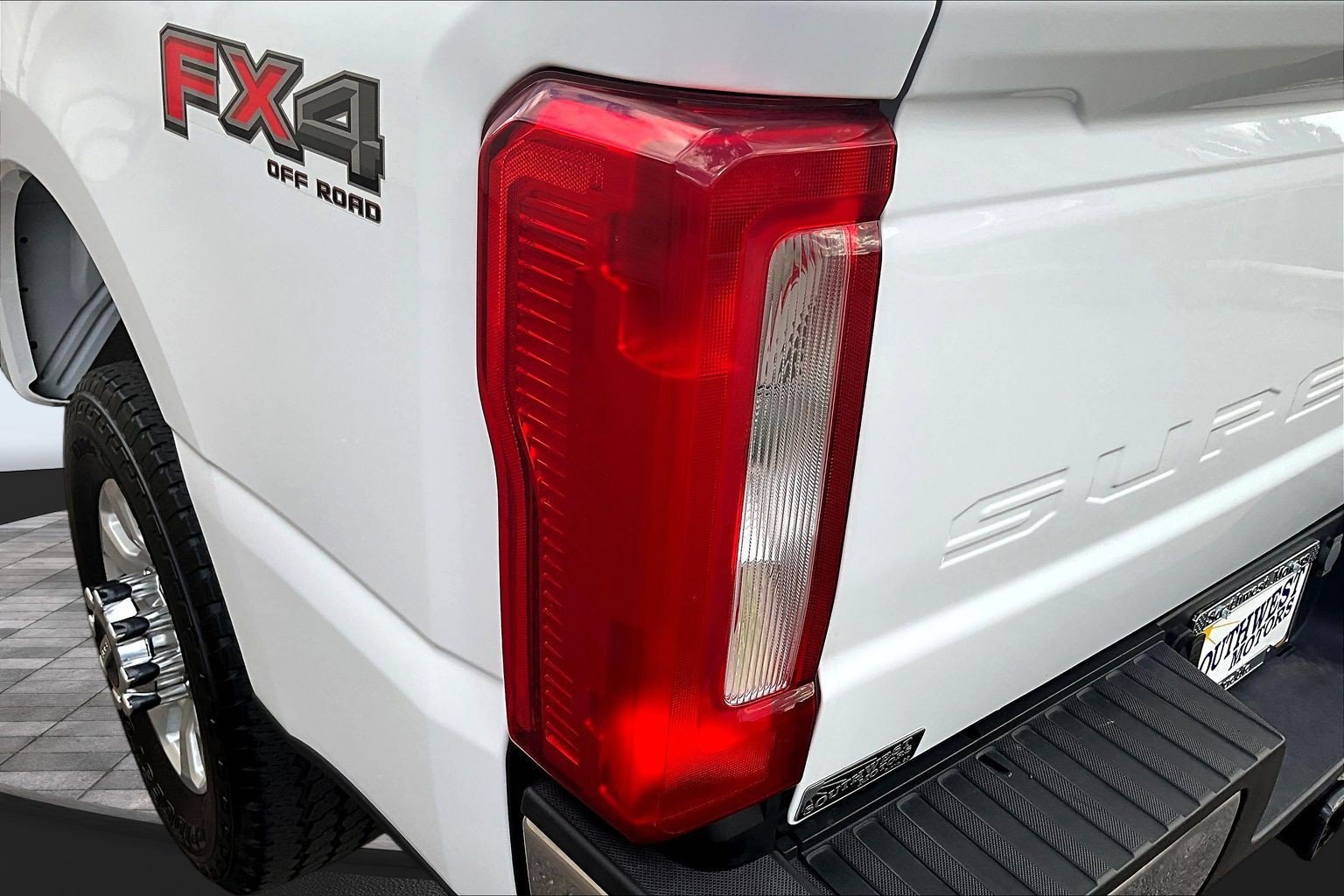 Used 2024 Ford F350 XLT w/ FX4 Off-Road Package AWD/4WD image 24