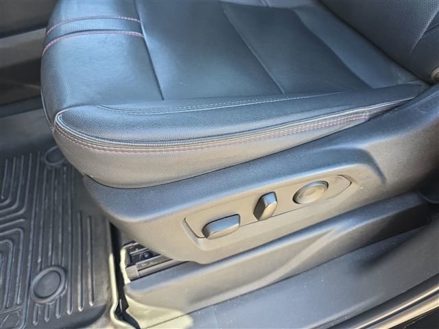 Certified 2022 Chevrolet Suburban RST w/ Sport Performance Package AWD/4WD image 18