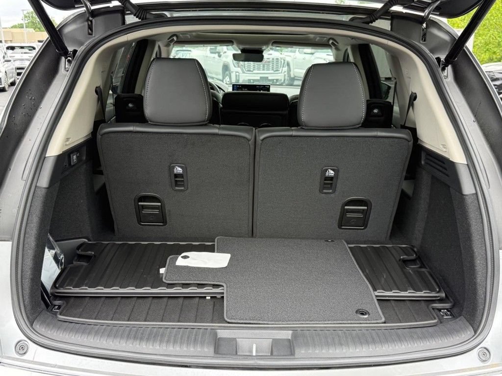 Certified 2026 Acura MDX w/ Technology Package FWD image 5