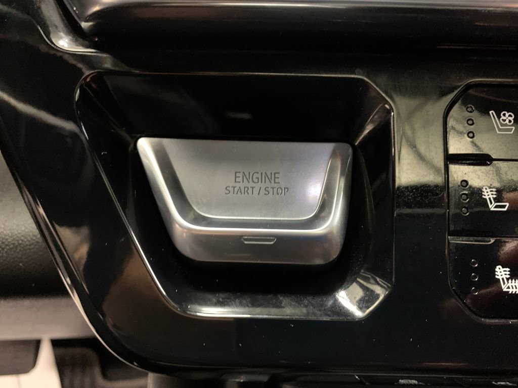 Used 2024 GMC Sierra 3500 Denali Ultimate image 13