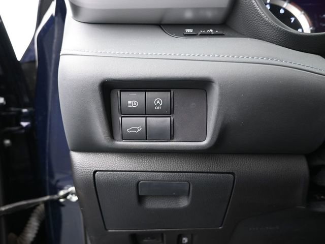 Used 2024 Toyota Highlander LE image 23