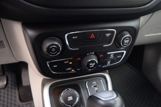 Used 2018 Jeep Compass Latitude w/ Popular Equipment Group AWD/4WD image 11