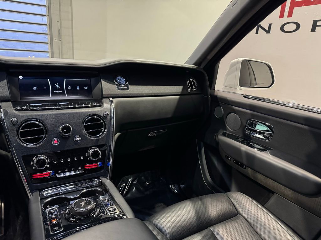 Used 2020 Rolls-Royce Cullinan AWD/4WD image 54