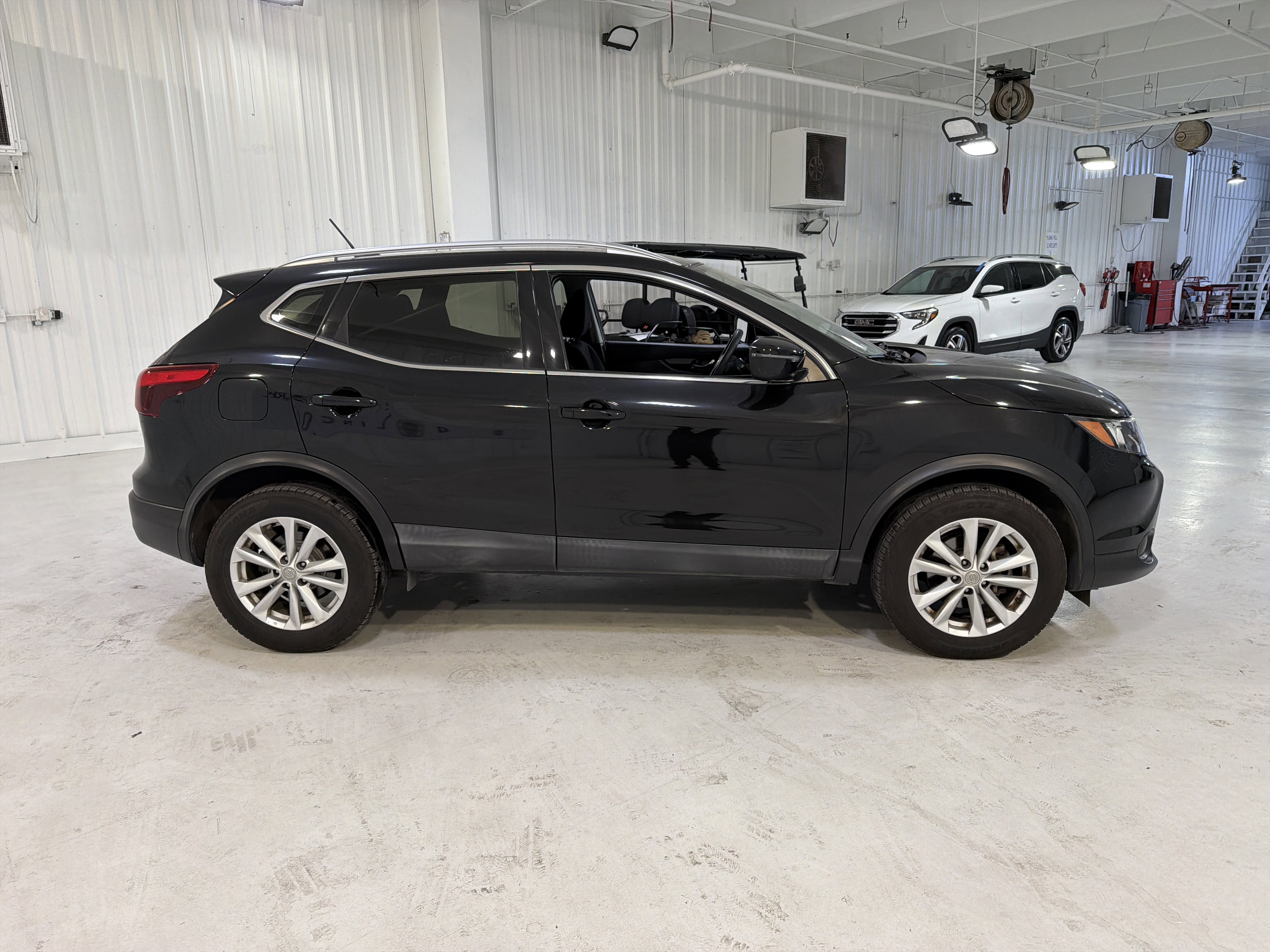 Used 2018 Nissan Rogue Sport SV image 6