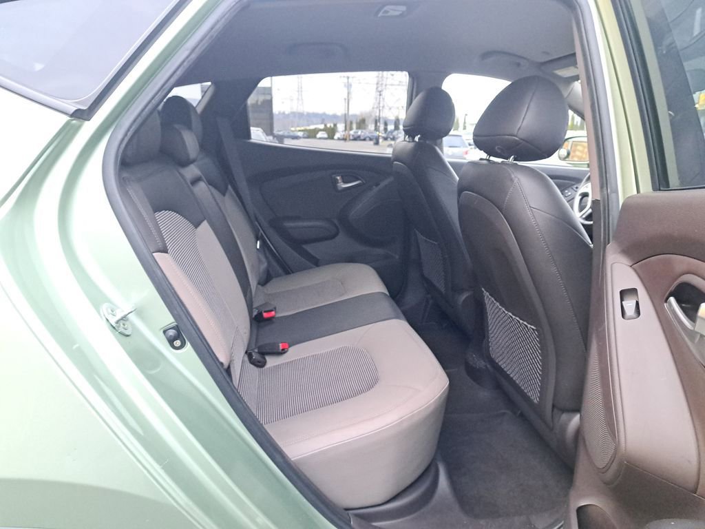 Used 2011 Hyundai Tucson GLS image 15