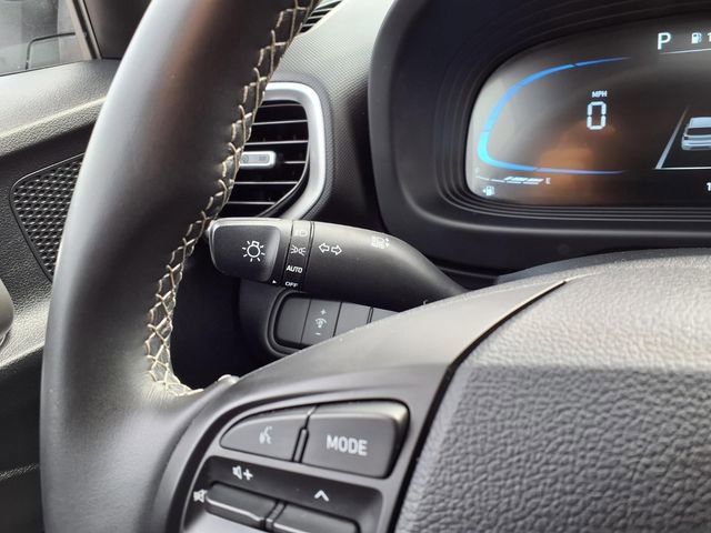 Used 2025 Hyundai Venue SEL image 52