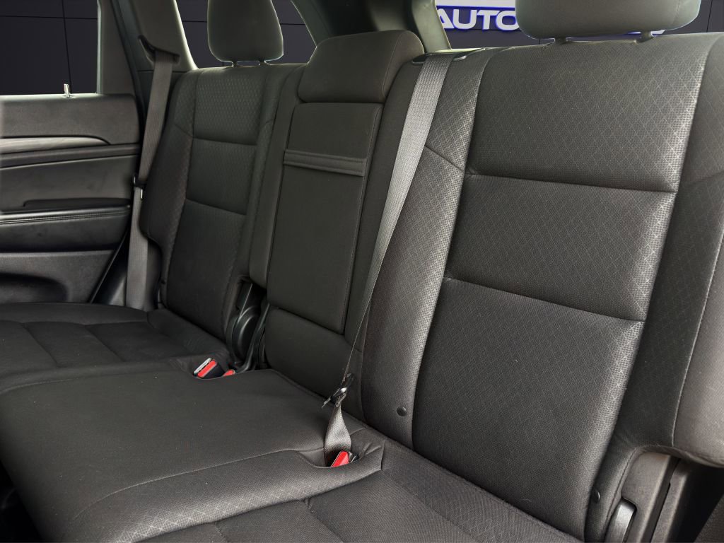 Used 2021 Jeep Grand Cherokee Laredo image 22