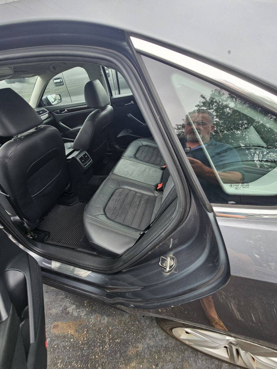 Used 2014 Volkswagen Passat 1.8T SEL Premium FWD image 17