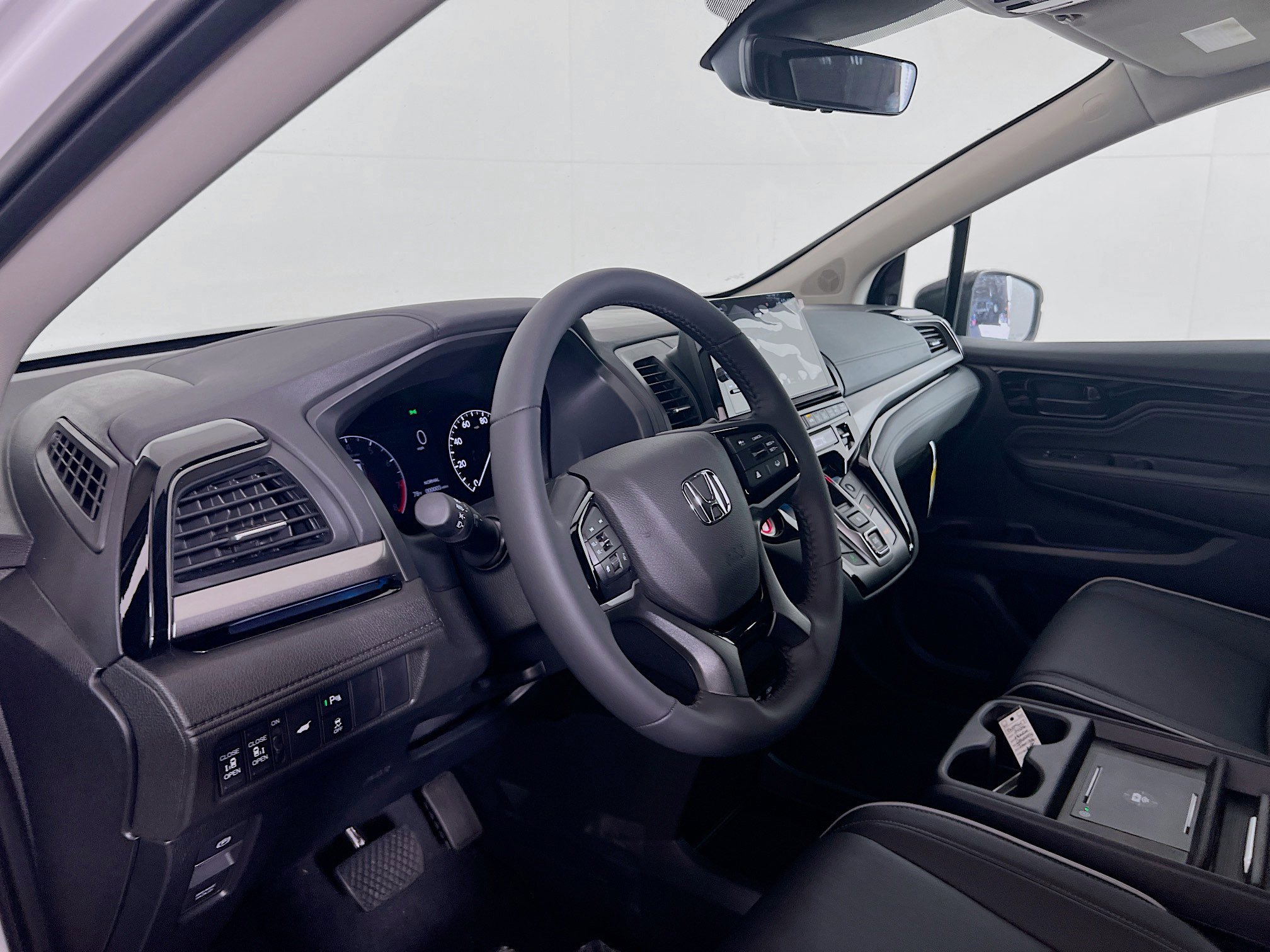 New 2026 Honda Odyssey Touring image 6