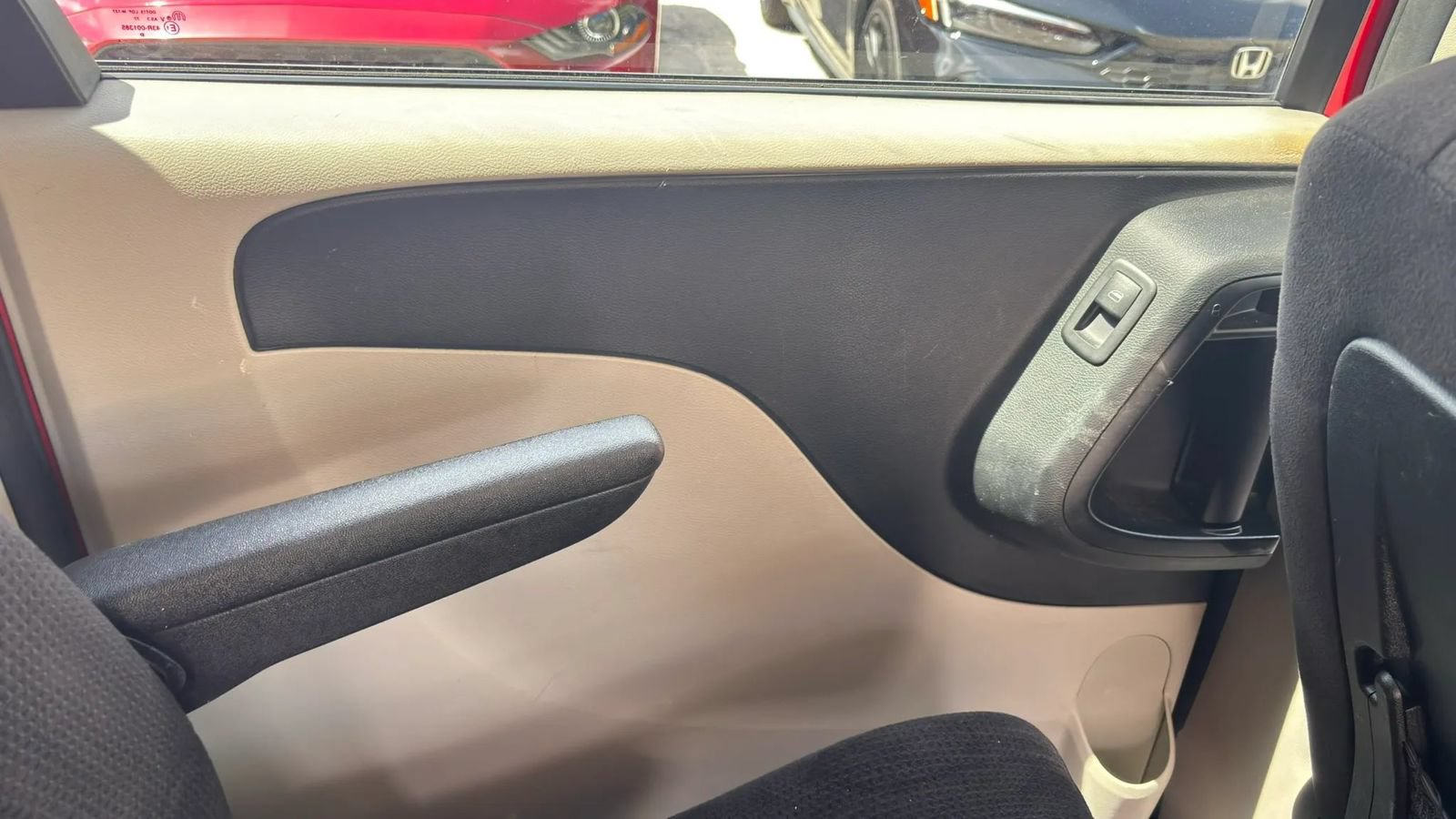 Used 2013 Dodge Grand Caravan SXT FWD image 13