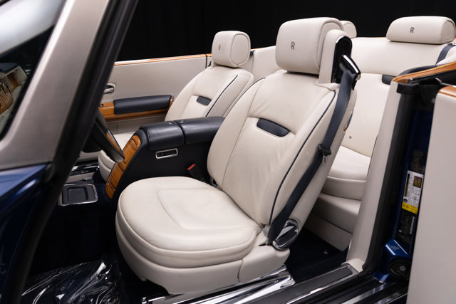 Used 2010 Rolls-Royce Phantom Drophead Coupe image 57