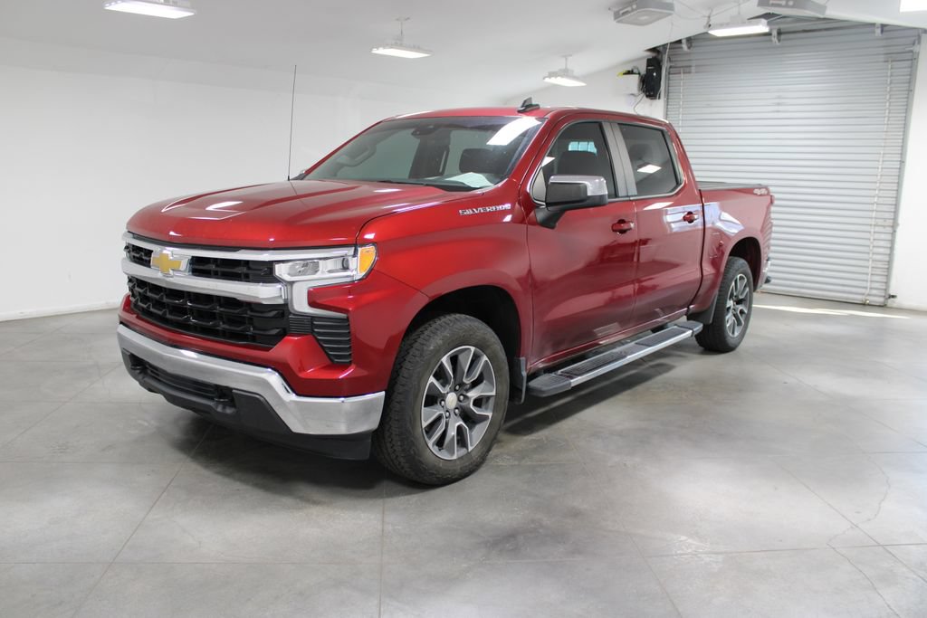 Used 2023 Chevrolet Silverado 1500 LT AWD/4WD image 4