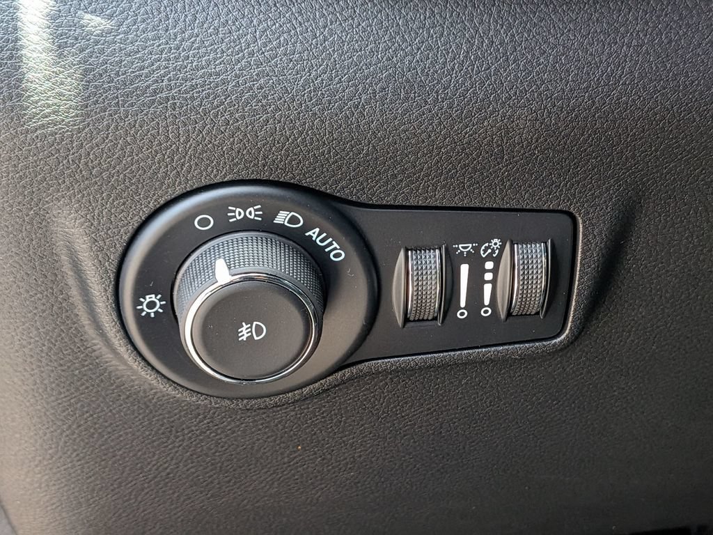New 2026 Jeep Compass Latitude AWD/4WD image 19