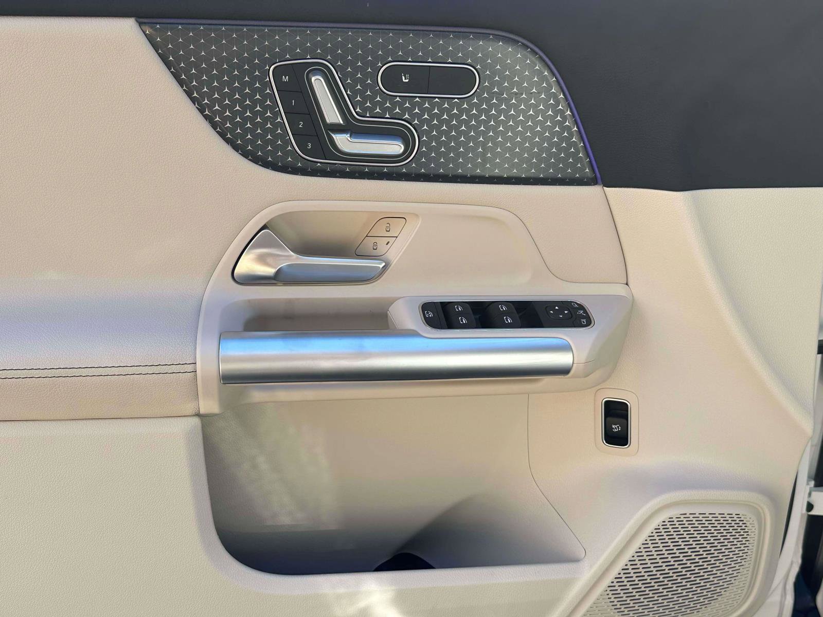 Certified 2025 Mercedes-Benz GLA 250 4MATIC image 13