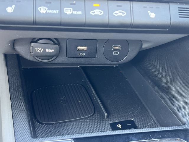 Certified 2025 Hyundai Elantra SEL FWD image 24