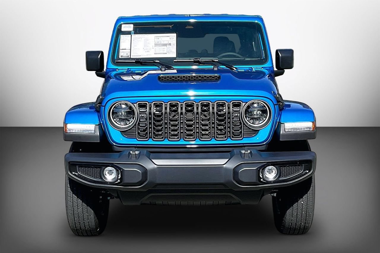 New 2026 Jeep Gladiator Sport AWD/4WD image 3