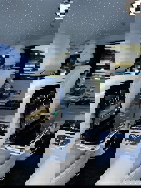 Used 2024 Rolls-Royce Phantom Sedan image 19