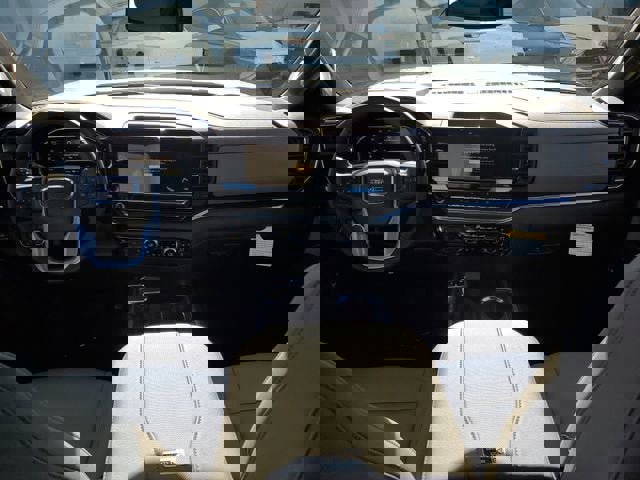 New 2026 GMC Sierra 1500 SLT image 14