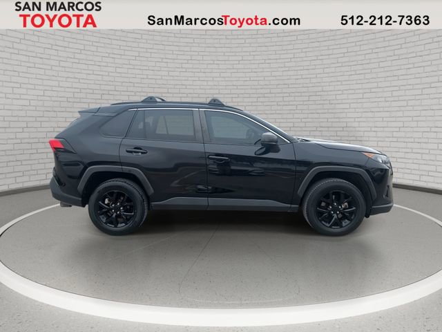Used 2021 Toyota RAV4 LE image 4