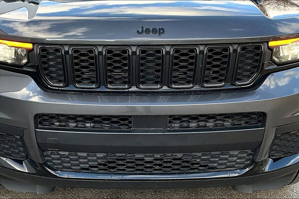 Used 2022 Jeep Grand Cherokee L Laredo image 31