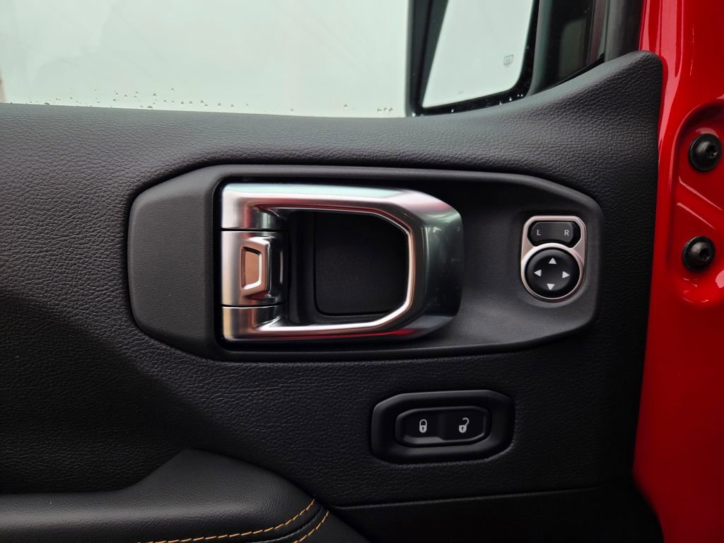 Used 2025 Jeep Gladiator High Tide image 15