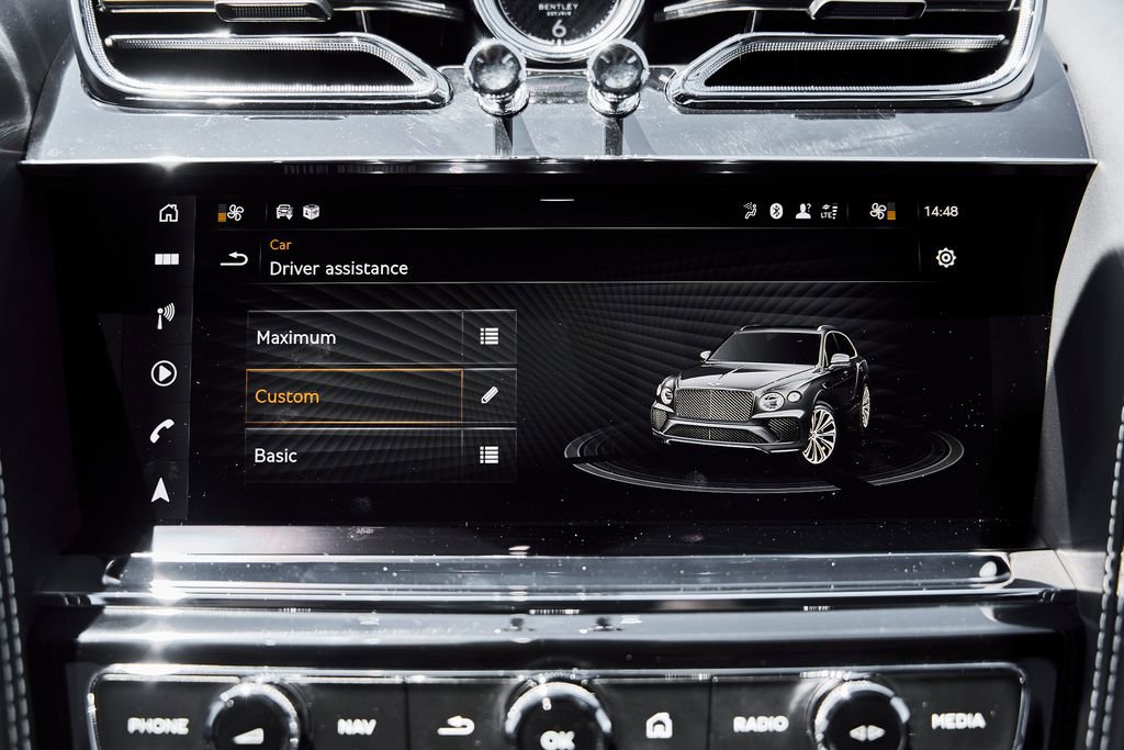 Used 2024 Bentley Bentayga AWD/4WD image 75