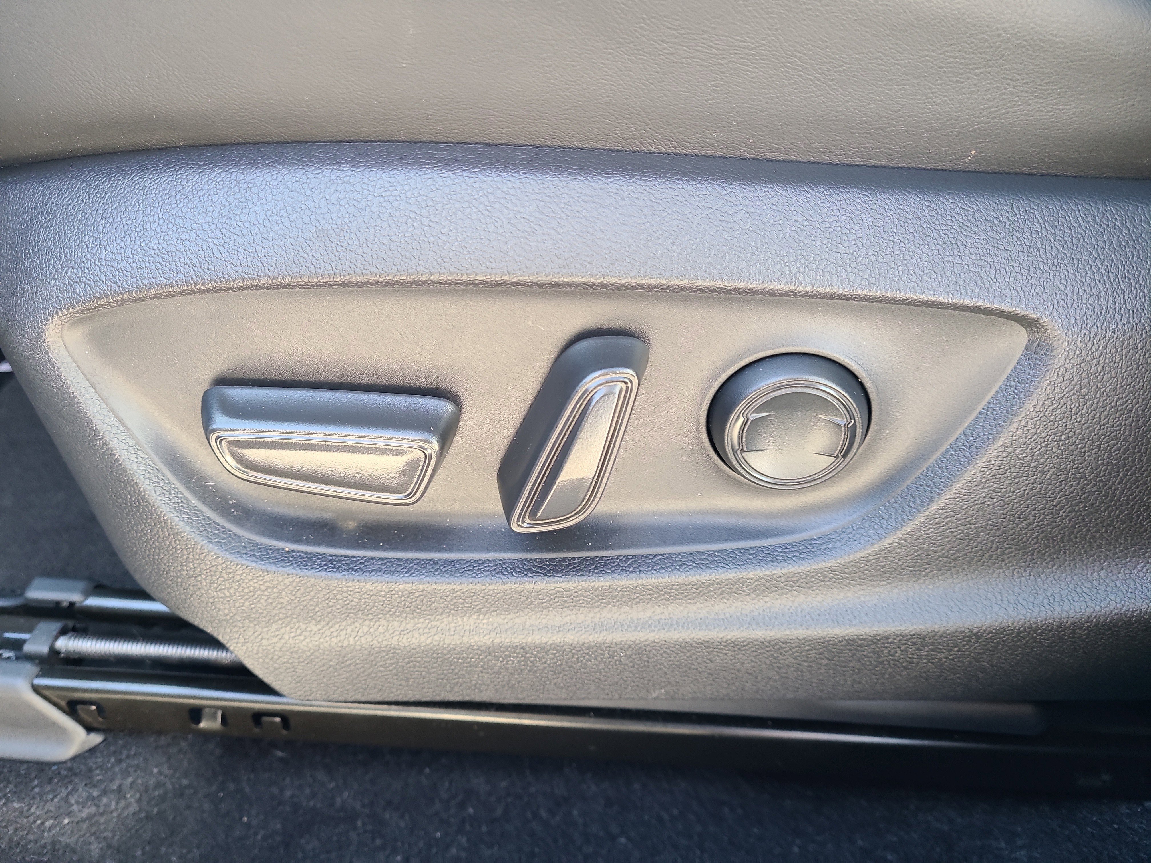 Used 2025 Toyota Crown Signia image 20