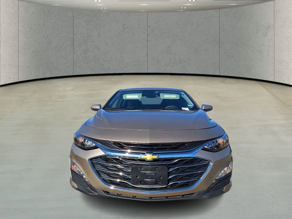 Used 2024 Chevrolet Malibu LT image 2