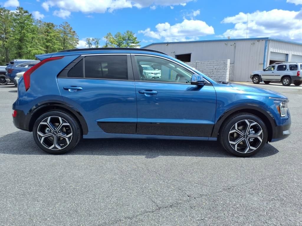 New 2025 Kia Niro EX Touring image 3