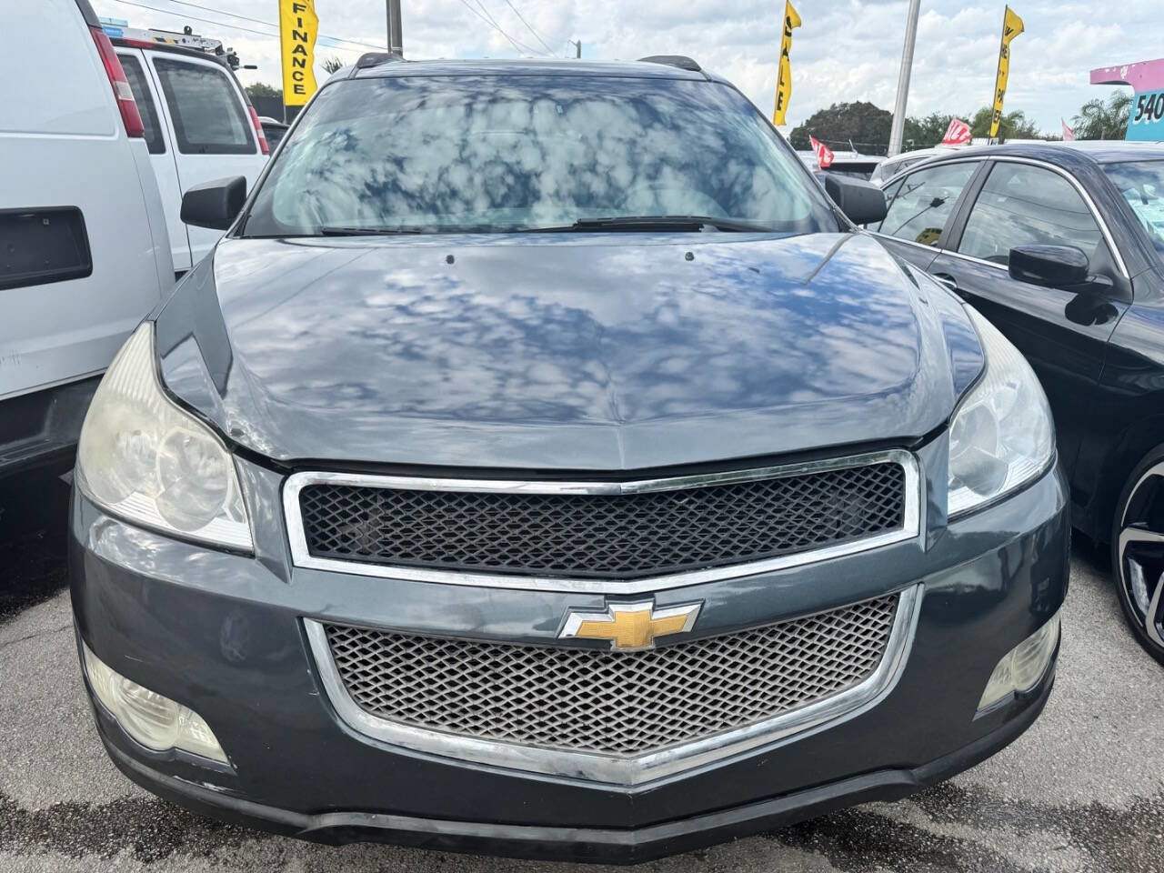 Used 2012 Chevrolet Traverse LS FWD image 2