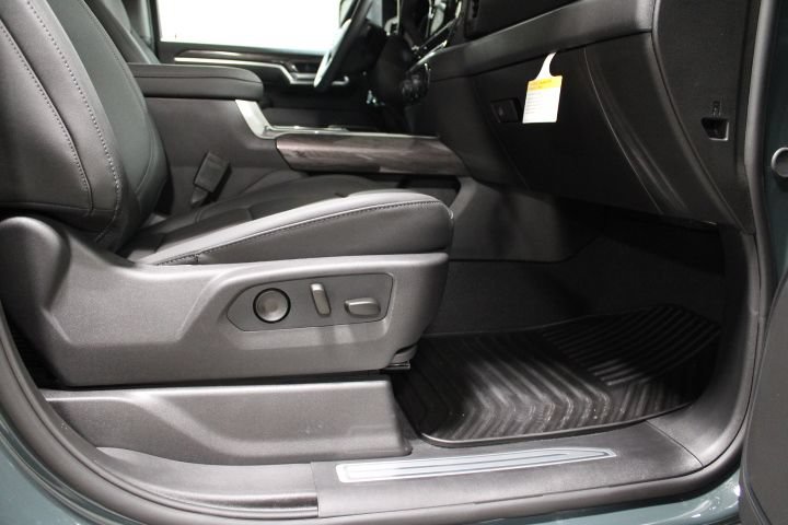 New 2026 Chevrolet Silverado 2500 LTZ w/ LTZ Plus Package AWD/4WD image 26