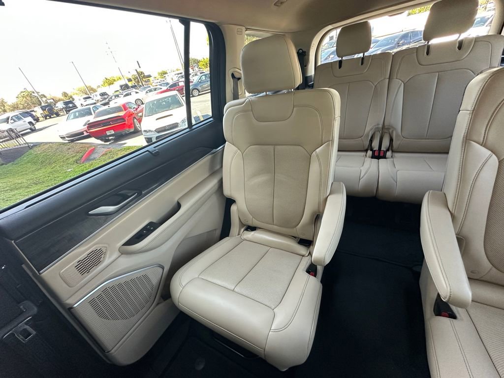 Used 2021 Jeep Grand Cherokee L Limited w/ Luxury Tech Group II image 31