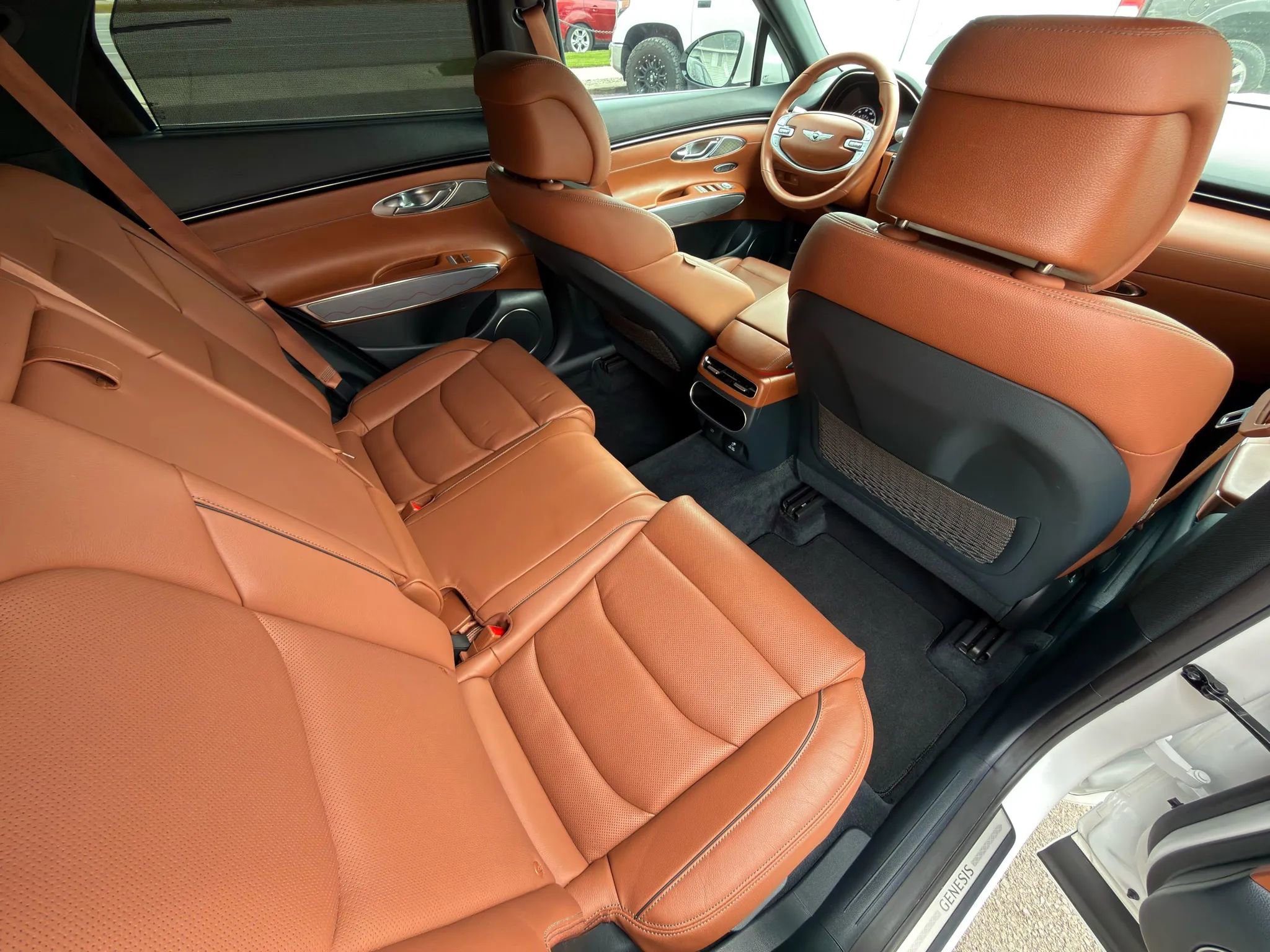 Used 2023 Genesis GV70 2.5T w/ Advanced Package image 7