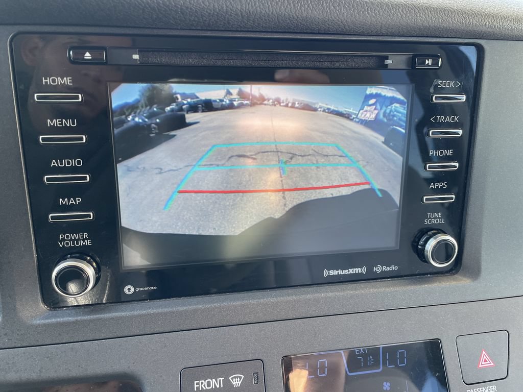 Used 2020 Toyota Sienna LE w/ LE Preferred Package FWD image 20