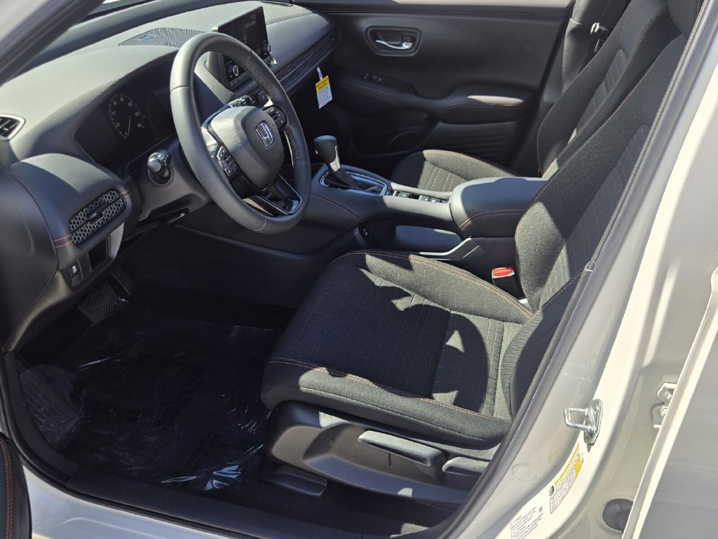 Used 2024 Honda HR-V Sport image 11